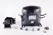 Компрессор EGAS 80 HLR Embraco Aspera LBP - низко t (R-134, -23,3 С,195 Вт) C00424752 в инд.уп.